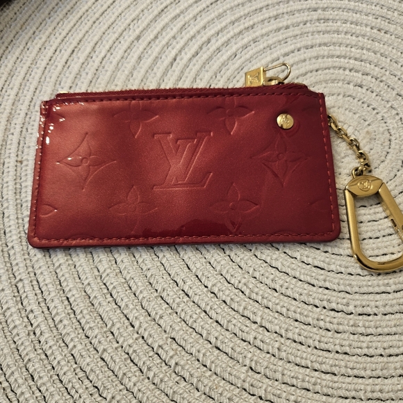 Louis Vuitton Vernis Key Pouch โ Red | Gold HW - Picture 7 of 8